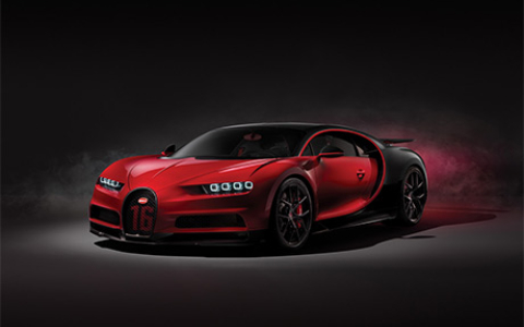 crveni automobil