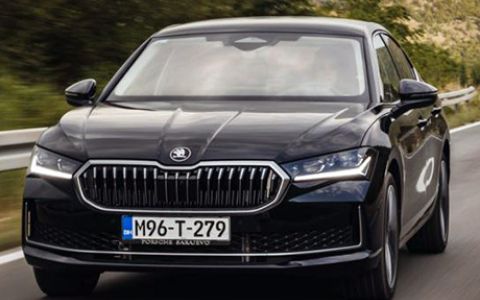Škoda Superb na cesti